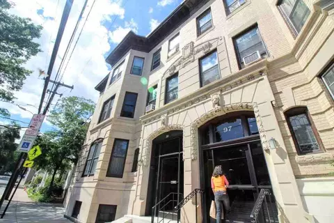 99 Marion St #3, Brookline, MA 02446
