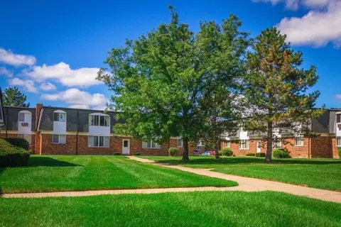 32000 Concord Dr, Madison Heights, MI 48071