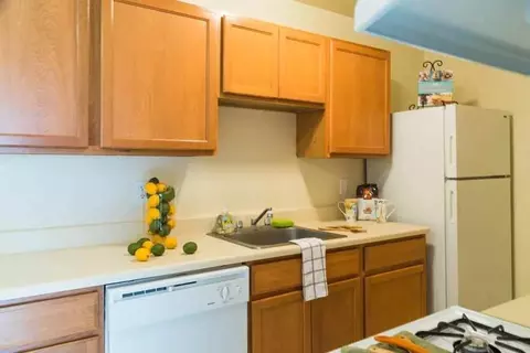 31499 Mound Rd, Warren, MI 48092