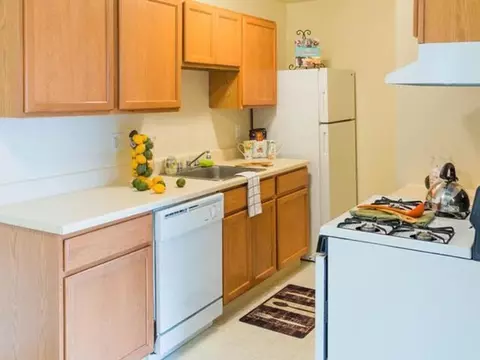 31499 Mound Rd, Warren, MI 48092