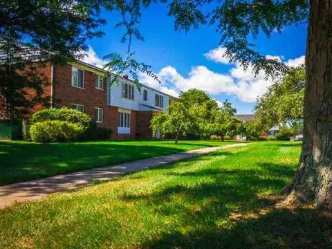 31499 Mound Rd, Warren, MI 48092