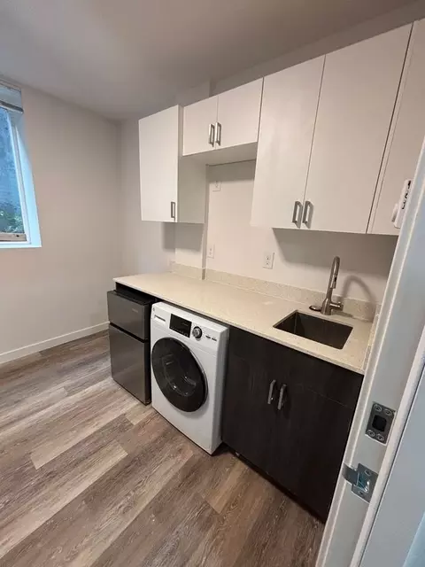 3050 SW Avalon Way, Seattle, WA 98126