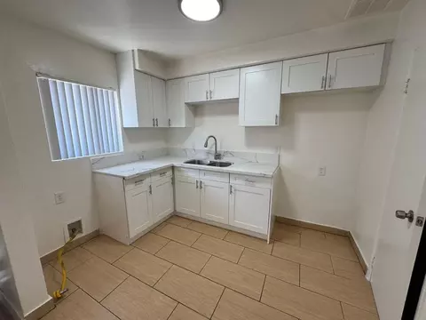 11207 S Prairie Ave, Inglewood, CA 90303