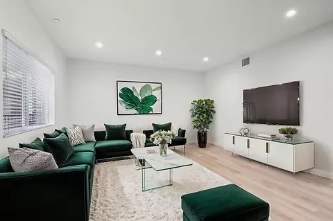 7043 Jordan Ave, Los Angeles, CA 91303