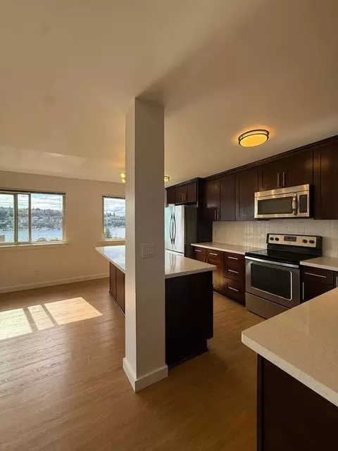 2210 Yale Ave E, Seattle, WA 98102