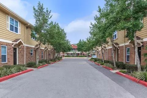 1521 Sherwood Forest St, Houston, TX 77043