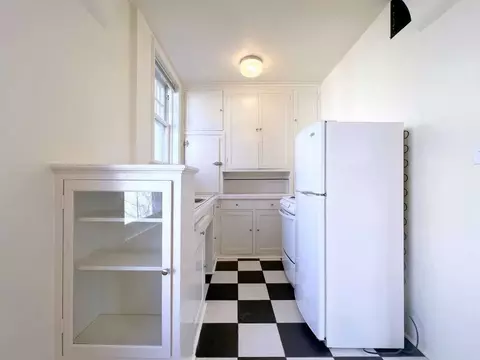 1949 NW Everett St, Portland, OR 97209
