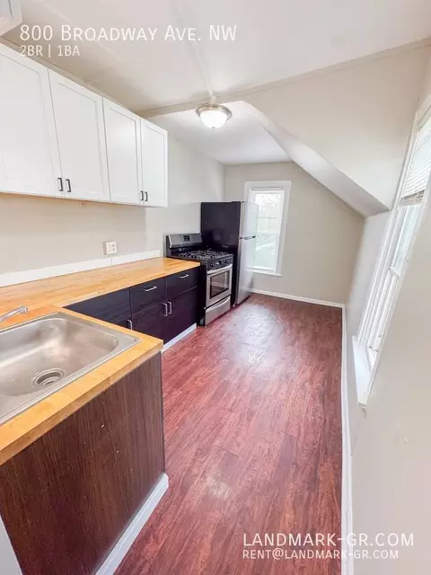 800 Broadway Ave NW, Grand Rapids, MI 49504
