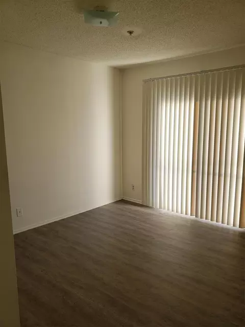 1586 Yosemite Dr, Los Angeles, CA 90041