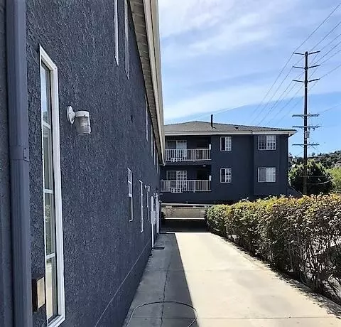 1586 Yosemite Dr, Los Angeles, CA 90041