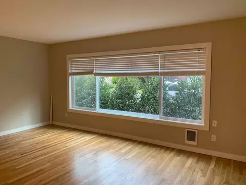1221 Queen Anne Ave N, Seattle, WA 98109