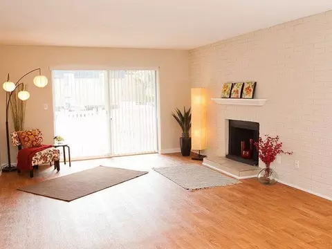 355 Monument Rd, Jacksonville, FL 32225