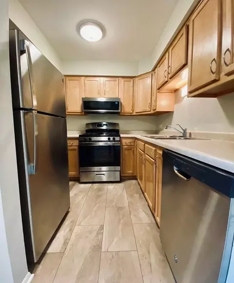 152-162 152-162 202-206 Walton St, Barrington, IL 60010