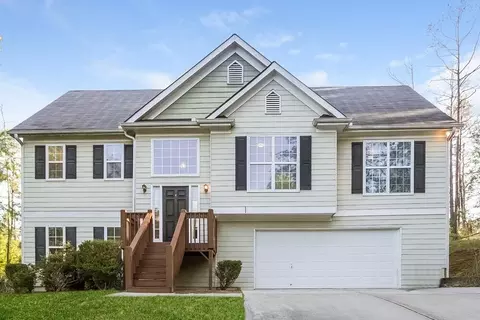 212 Browning Cir, Acworth, GA 30101
