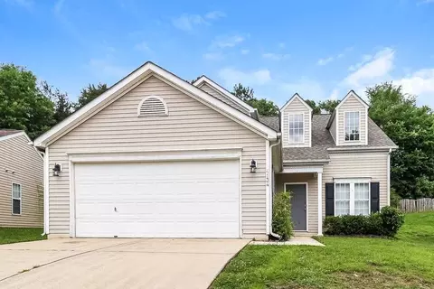 4134 Planters Watch Dr, Charlotte, NC 28278