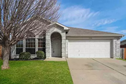 5108 Valley Village Dr, Fort Worth, TX 76123