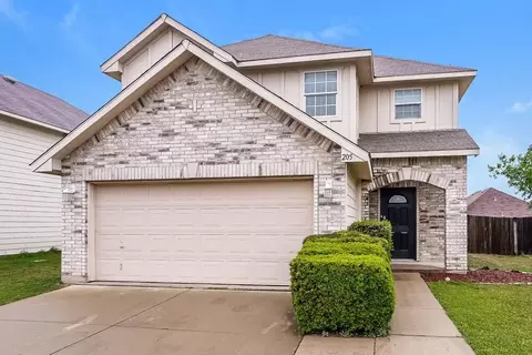 205 Crescent Ridge Dr, Fort Worth, TX 76140