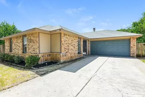 2811 Galemeadow Dr, Fort Worth, TX 76123