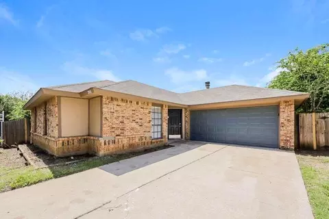 2811 Galemeadow Dr, Fort Worth, TX 76123