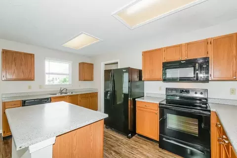 2282 Shadowbrook Dr, Plainfield, IN 46168 photo 9