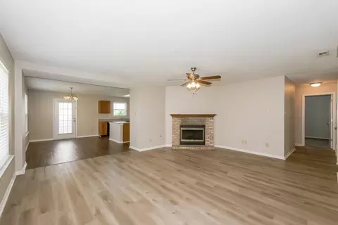 2282 Shadowbrook Dr, Plainfield, IN 46168 photo 4