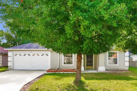 313 Johns Glen Dr, Saint Johns, FL 32259