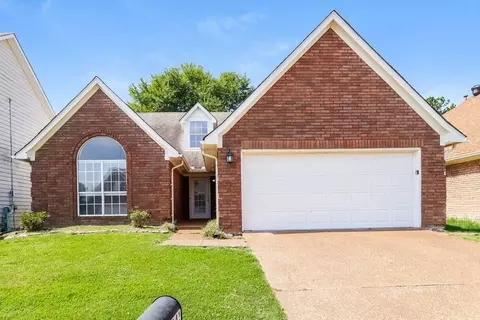 9441 Club Walk Ct, Lakeland, TN 38002