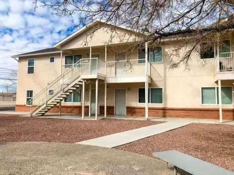 1720 Atrisco Dr NW, Albuquerque, NM 87105