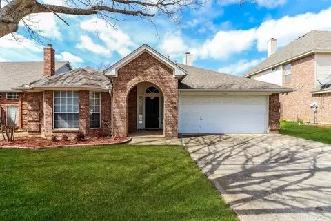7728 Blossom Dr, Fort Worth, TX 76133
