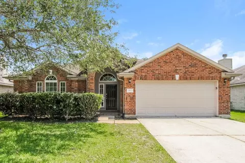 2017 Sandy Bank Ln, Pearland, TX 77581