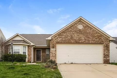 1440 Round Lake Rd, Greenwood, IN 46143