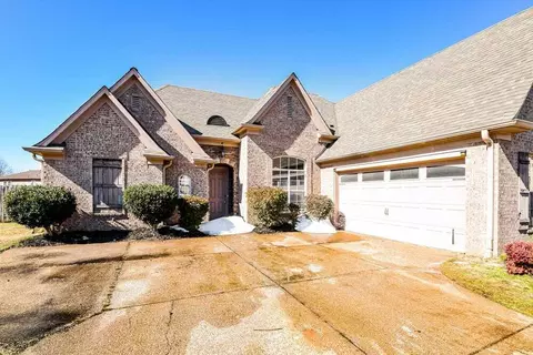 1721 Englehart St, Cordova, TN 38016