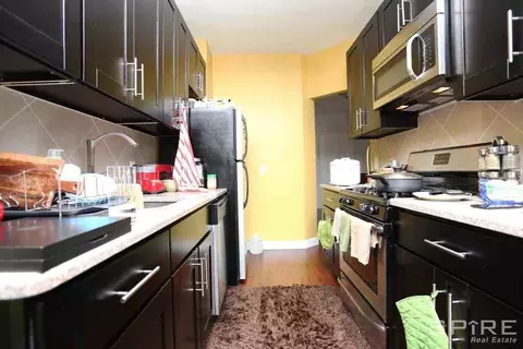 31-80 46th St #2C, New York, NY 11103