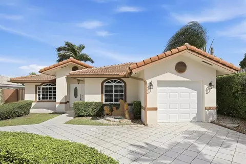 16361 SW 78th Ter, Miami, FL 33193