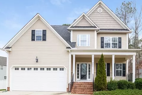 221 Worthington Ct, Clayton, NC 27527