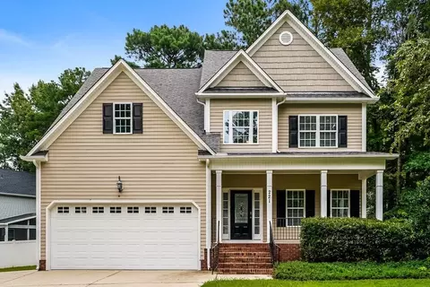 221 Worthington Ct, Clayton, NC 27527