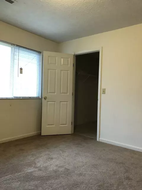 3850 Little Creek Dr #5, Amelia, OH 45102