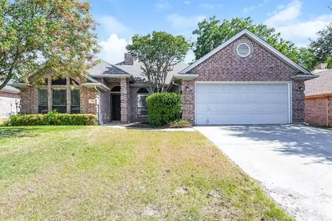 752 Bryan Dr, Burleson, TX 76028