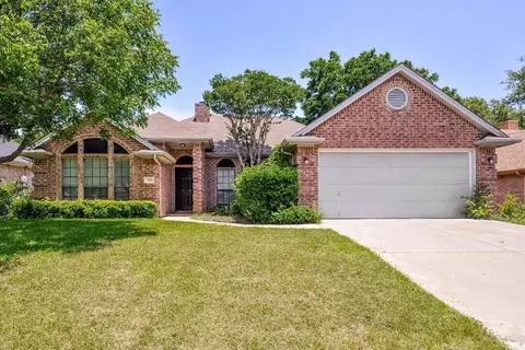 752 Bryan Dr, Burleson, TX 76028