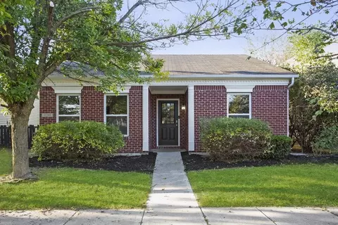 12203 Weathervane Dr, Noblesville, IN 46060