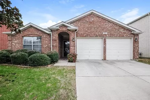 833 Lariat Dr, Saginaw, TX 76131