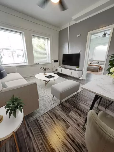 1501 W Adams Blvd, Los Angeles, CA 90007