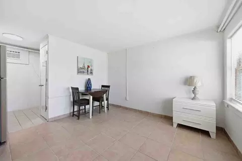 805 W New York Ave, Somers Point, NJ 08244
