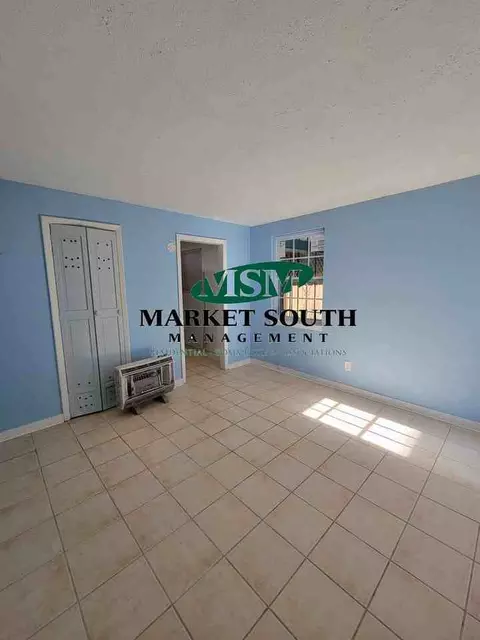 216 12 E Charlton Ln, Savannah, GA 31401