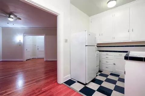 2421 NE Irving St, Portland, OR 97232