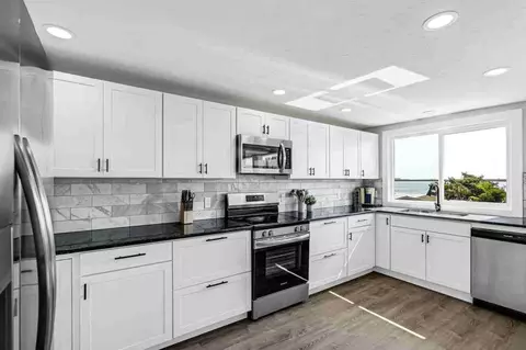 Undisclosed, Bradenton Beach, FL 34217 photo 23