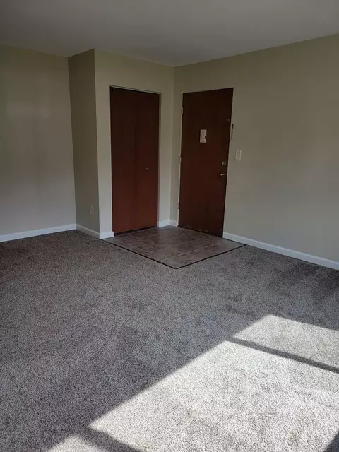 5743 Glenwood Ave, Golden Valley, MN 55422