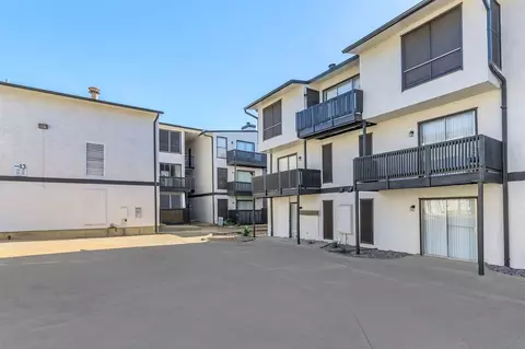 2601 Arroyo Ave, Dallas, TX 75219