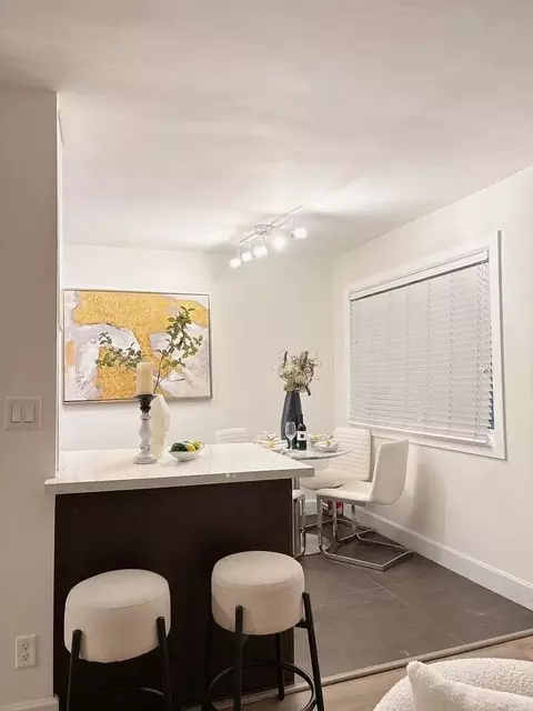 1250 W 37th St, Los Angeles, CA 90007 photo 9