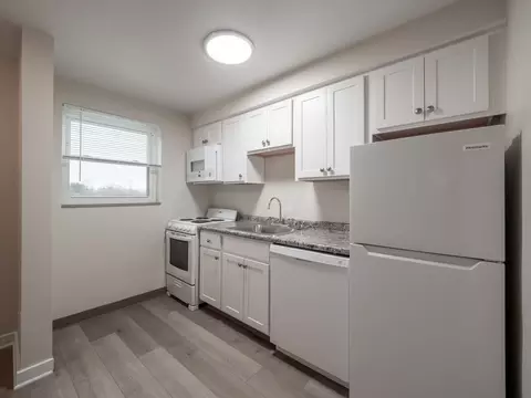 810 Perry Hwy, West View, PA 15229